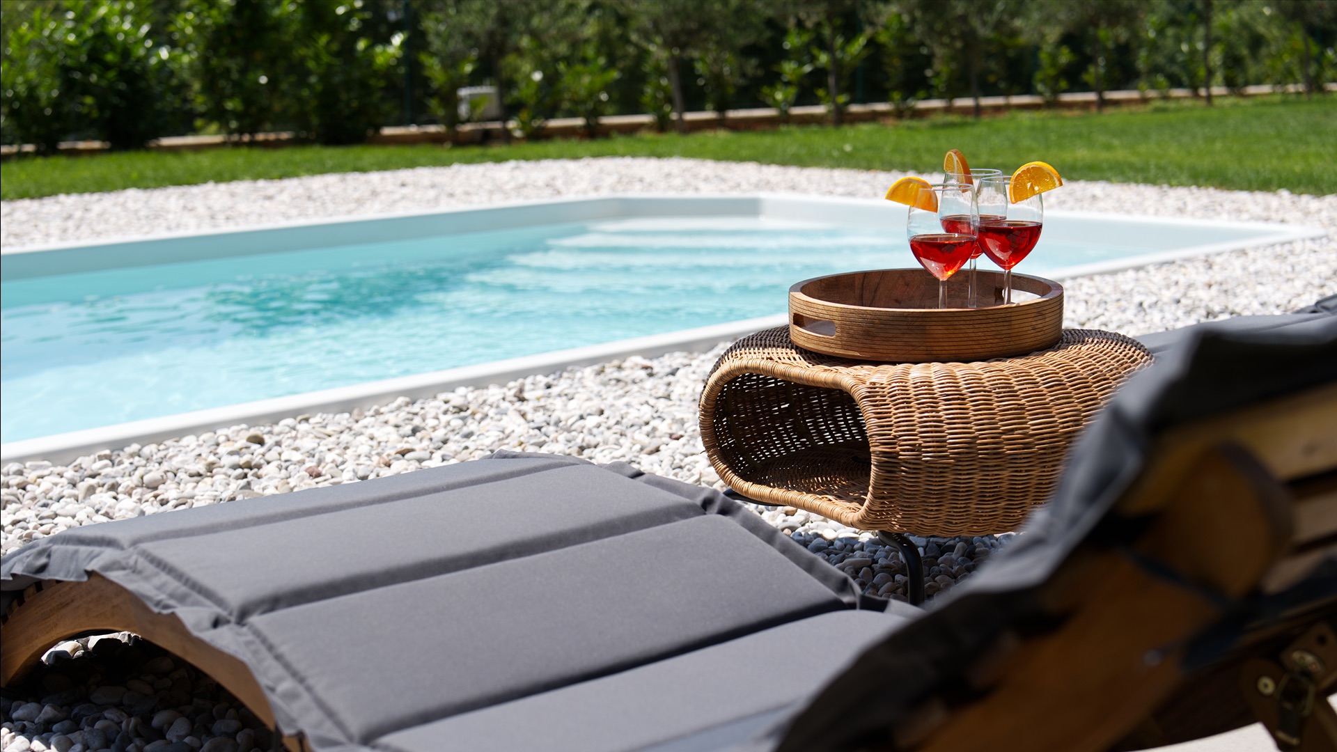 Pool loungers & Aperol Spritz